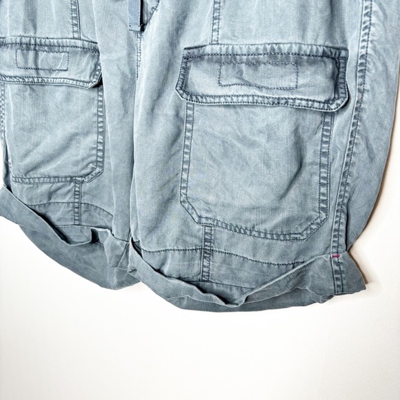 Sundance Women Size 10 Blue Chambray Cargo Shorts Cuffed Drawstring Waist - Picture 6 of 10